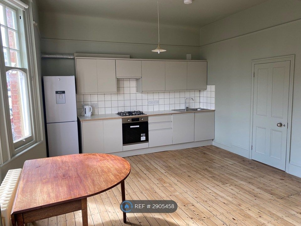 Property photo 1 of 11 Kitchen Reception