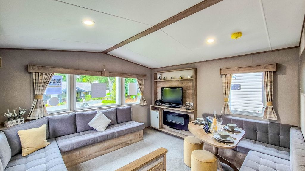 Property photo 3 of 19 Untitled 5