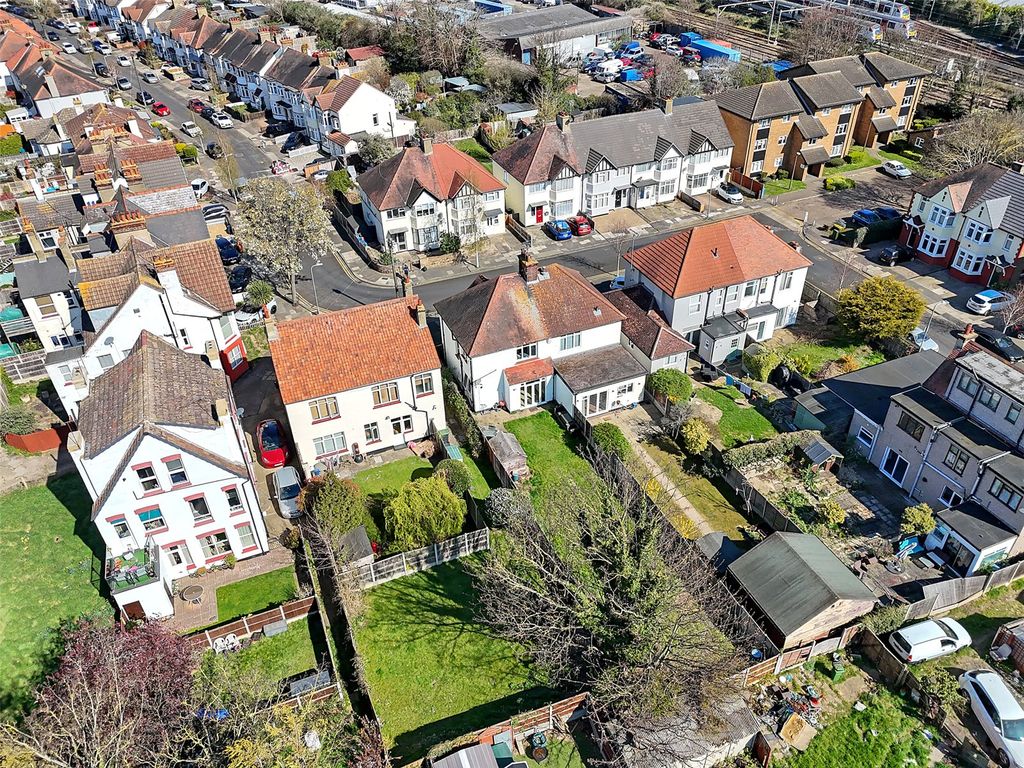 Property photo 2 of 17 Picture No. 06