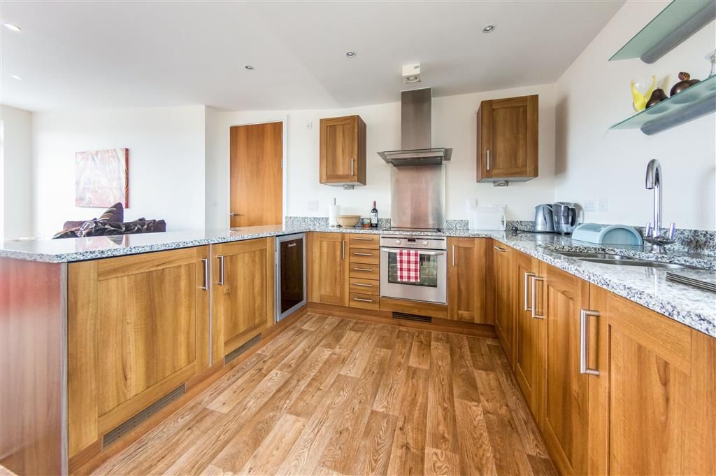 Property photo 1 of 10 Kitchen