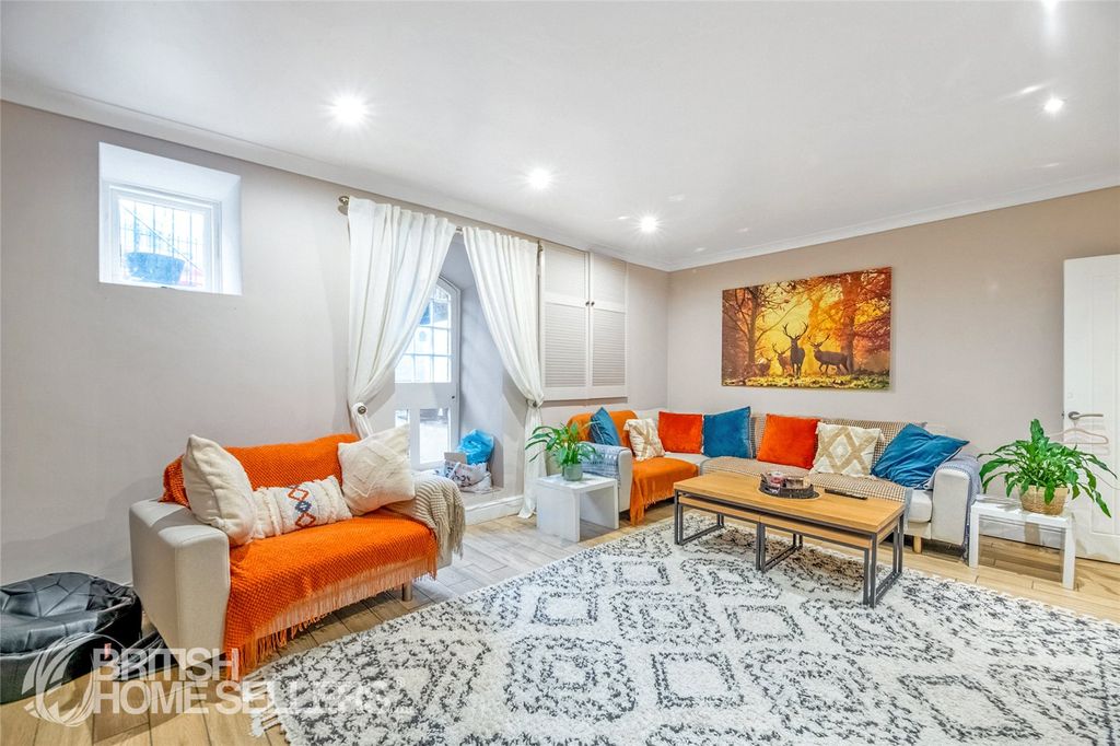 Property photo 2 of 15 Picture No. 04