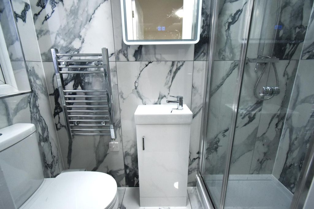 Property photo 2 of 3 Bathroom