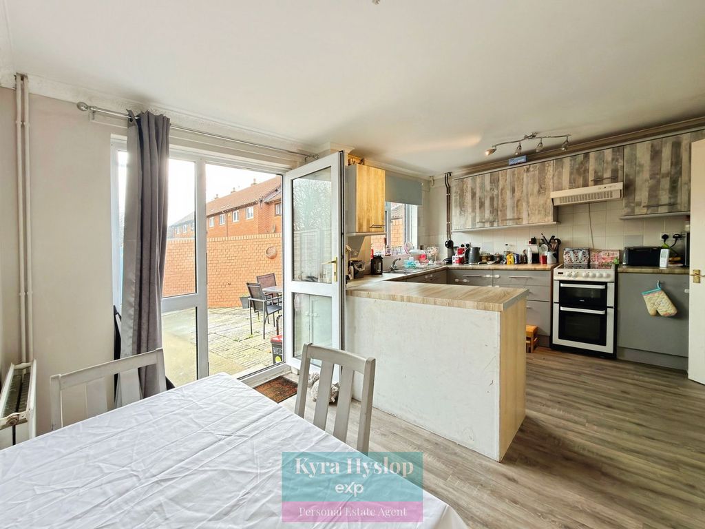 Property photo 3 of 13