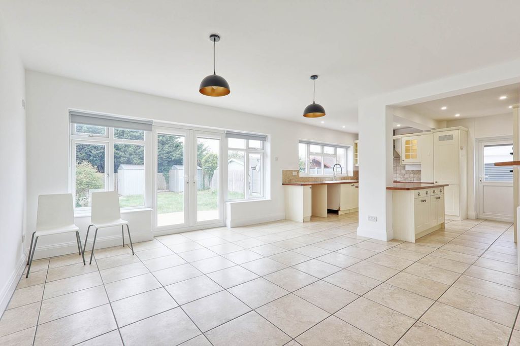 Property photo 2 of 19