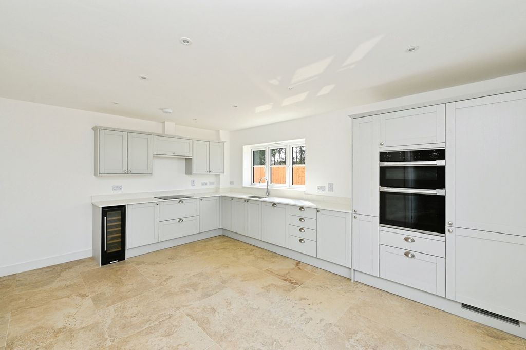 Property photo 2 of 25 Pbox-Img.Jpg