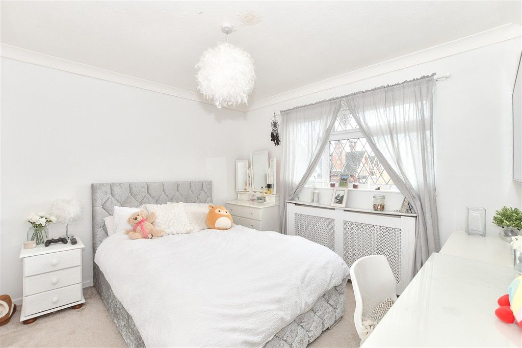 Property photo 1 of 7 Bedroom 2