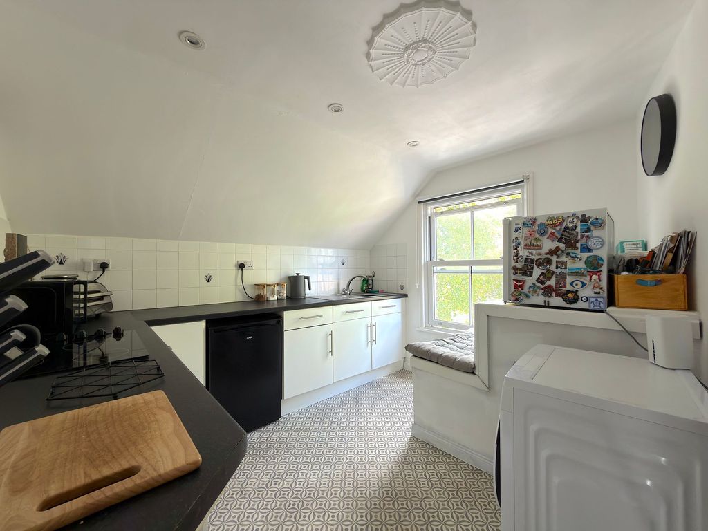 Property photo 3 of 13 Kitchen (1)