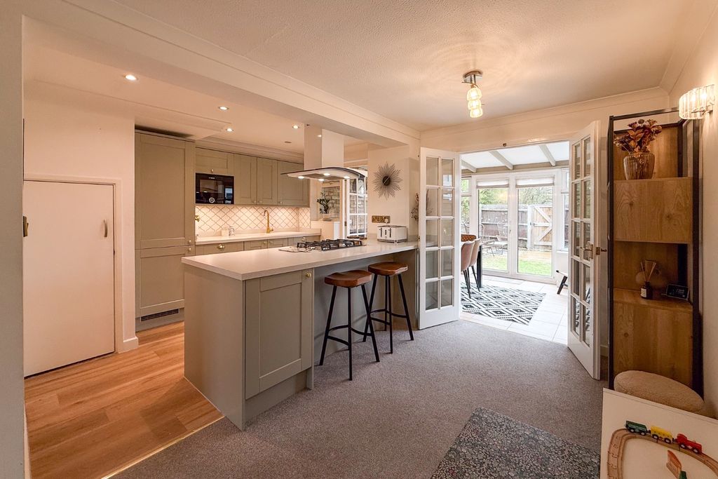 Property photo 3 of 15 4794777