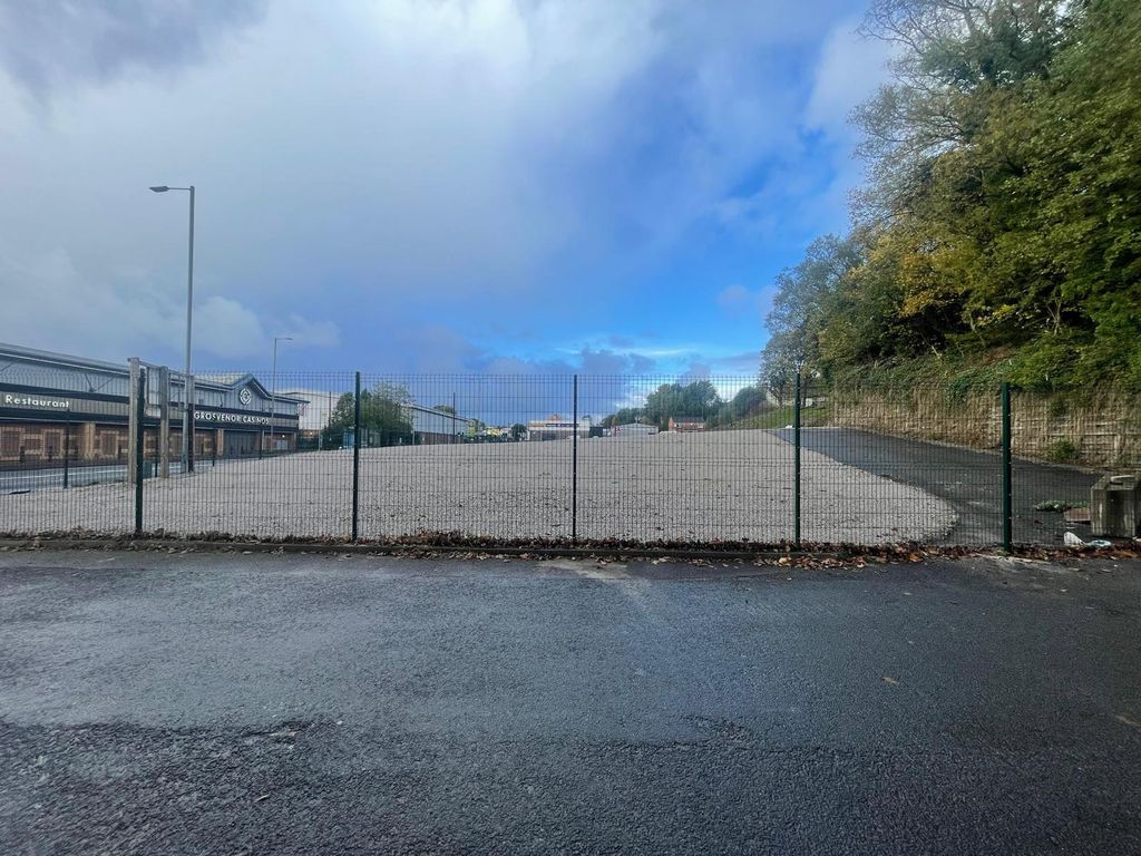 Property photo 1 of 18