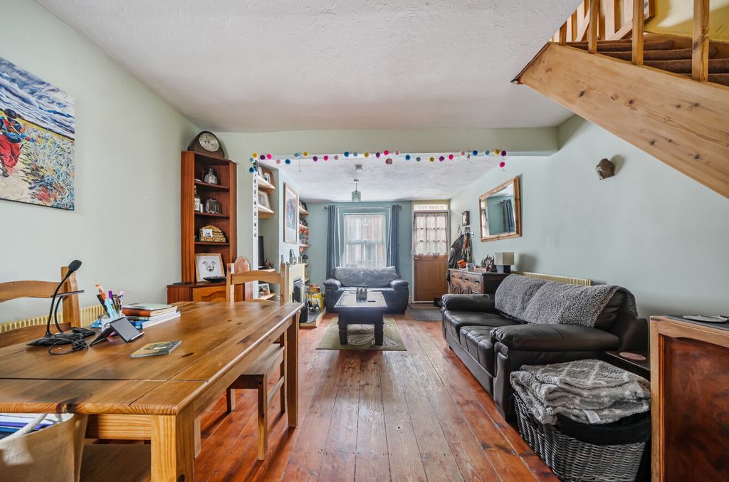 Property photo 2 of 12 1374096-25-69088E...