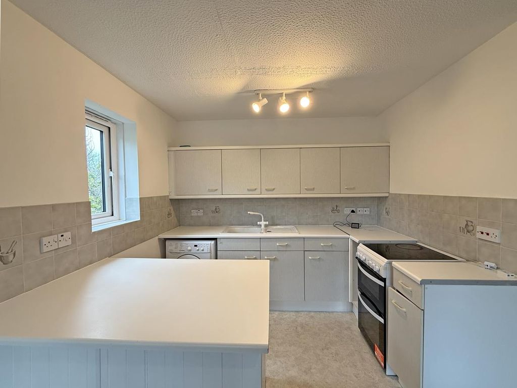 Property photo 3 of 13 Pinewood Drive 109 - Kitchen.Jpg