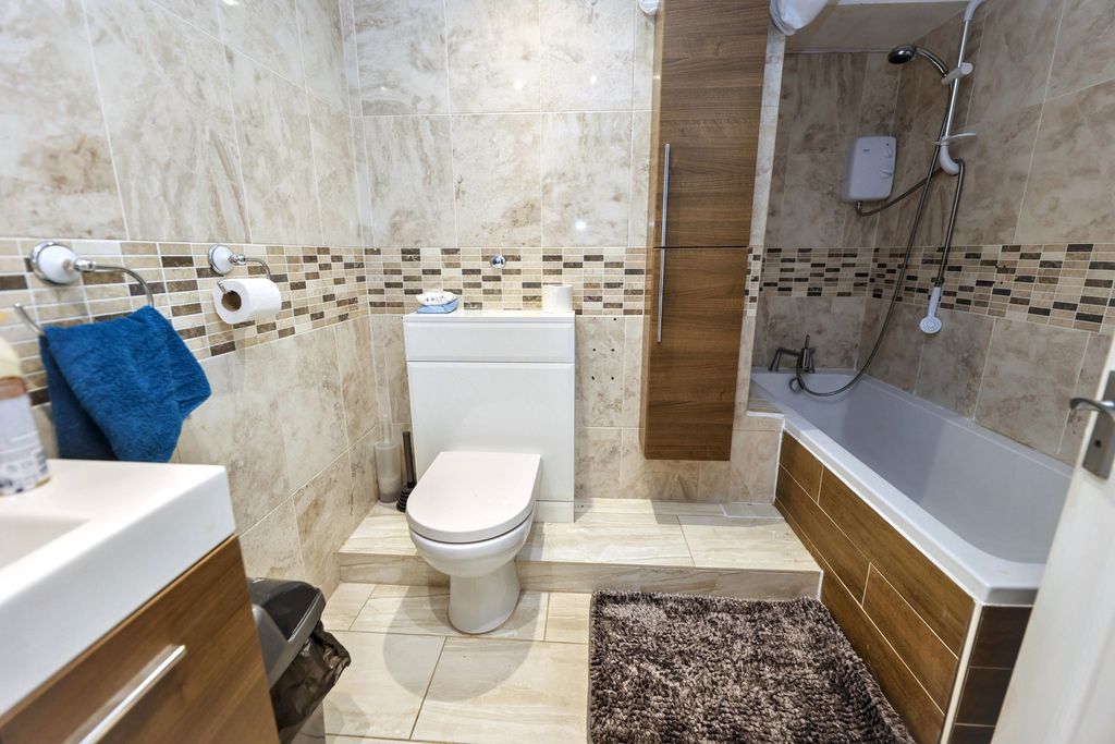 Additional image 9 of 6 bed detached house for saleSt. Pauls Road, Clacton-On-Sea CO15