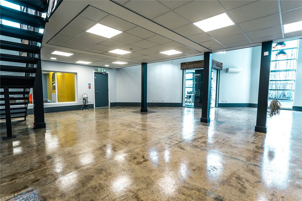 Property photo 2 of 14 Picture No. 02