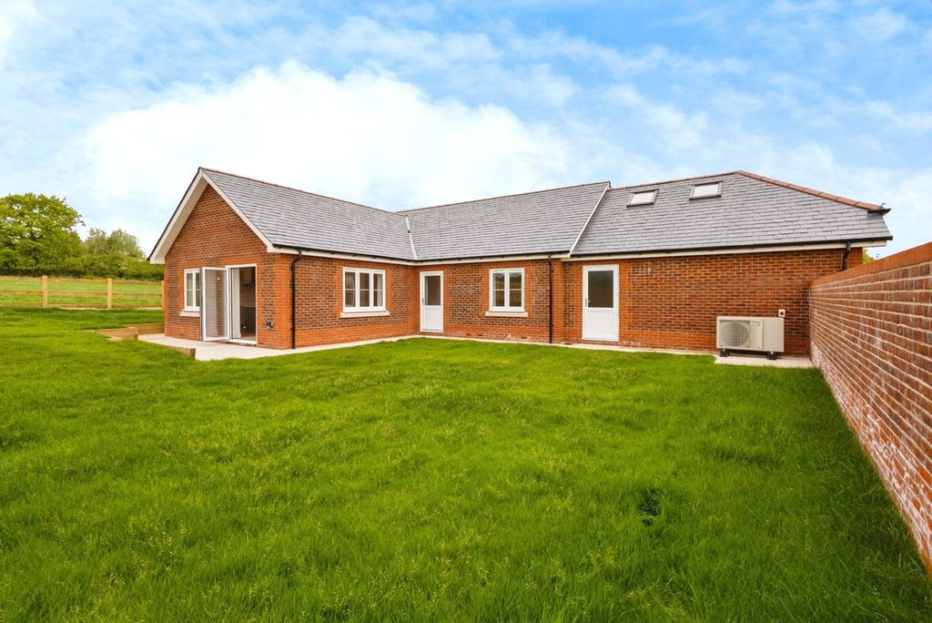 Property photo 1 of 12 Picture No. 04