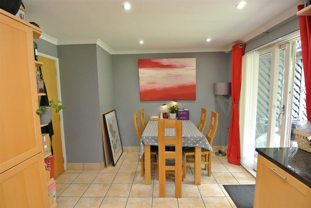 Property photo 3 of 25 Kitchen Breakfast Room 3.Jpg