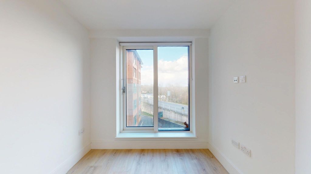 Property photo 3 of 16 Bedroom