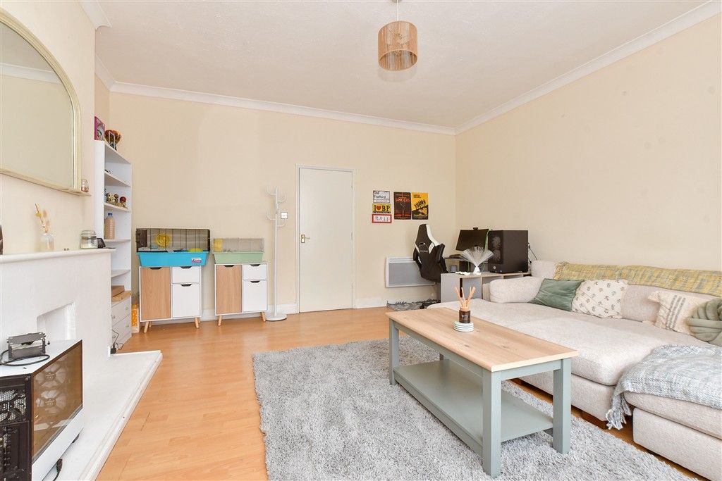 Property photo 1 of 8 Lounge/ Dining Room