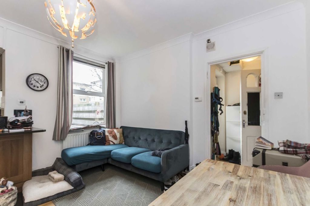 Property photo 2 of 3