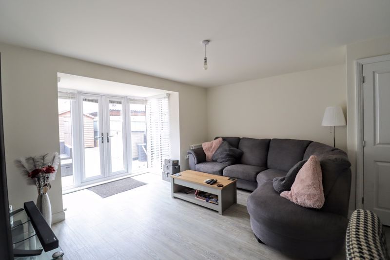 Property photo 3 of 19 Lounge/Diner