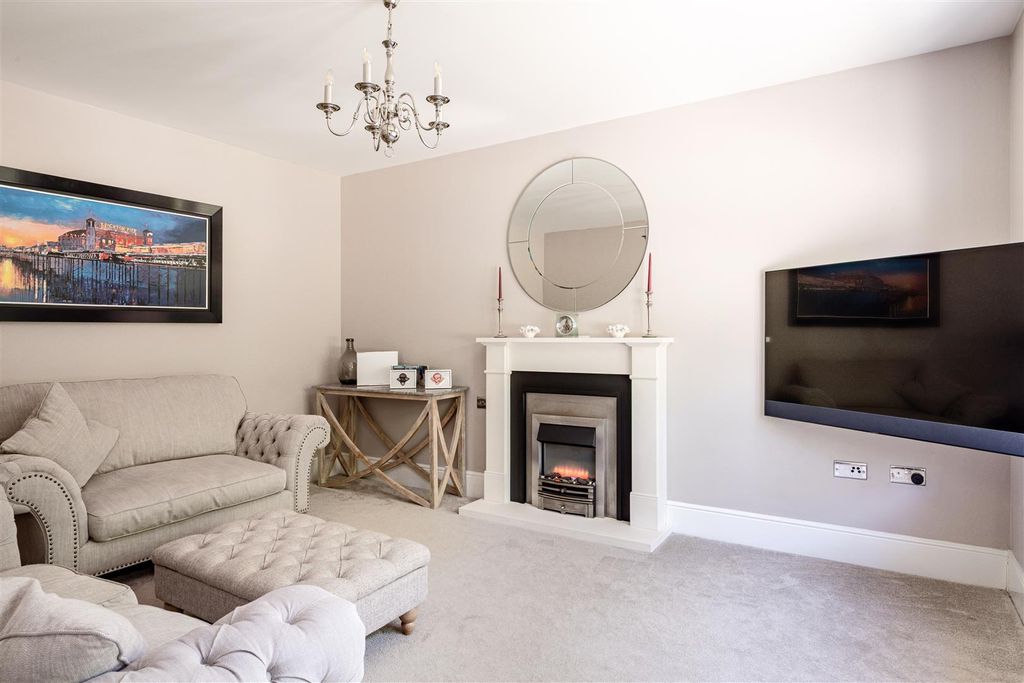 Property photo 3 of 20 17 Norris Lane-17.Jpg