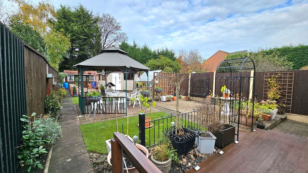 Property photo 2 of 18
