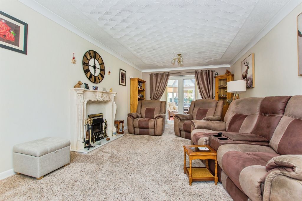 Property photo 2 of 21