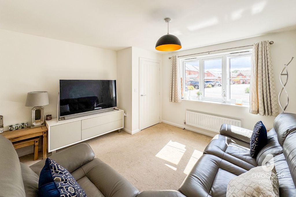 Property photo 3 of 16 4474887
