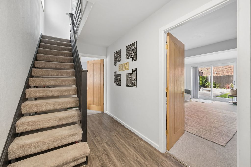 Property photo 2 of 30