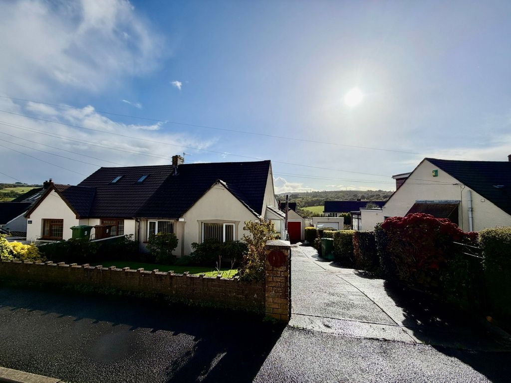 Property photo 1 of 43