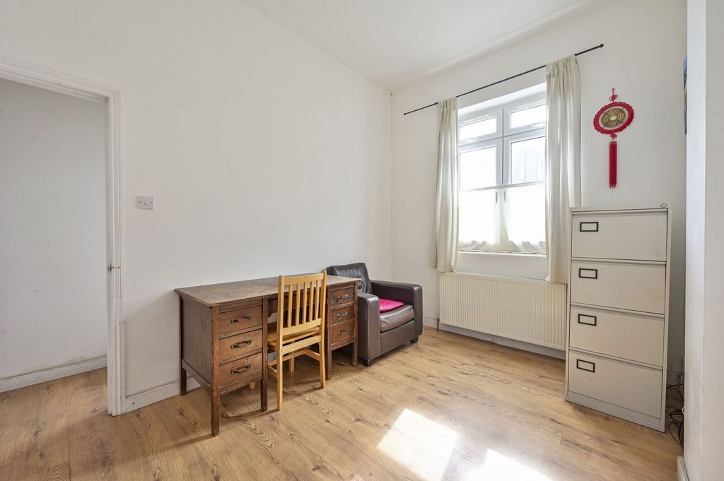 Property photo 3 of 16