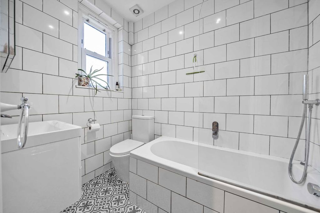 Property photo 3 of 4