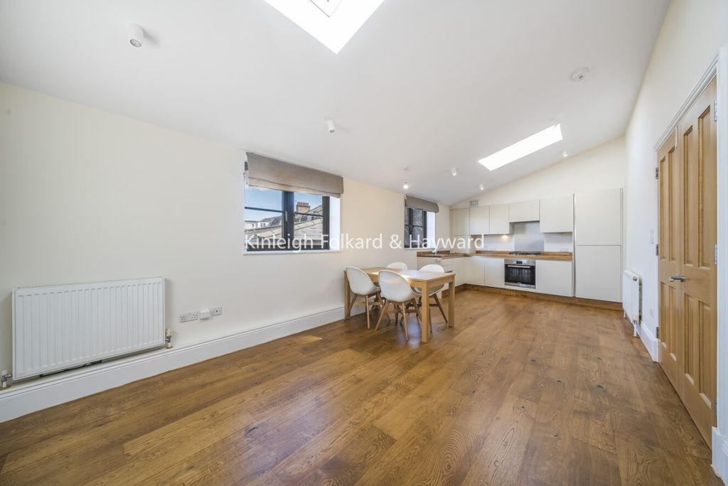 Property photo 1 of 12 03A71E00-5784-446F-9