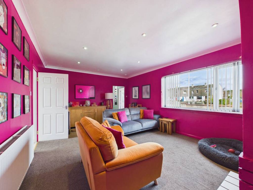 Property photo 2 of 27