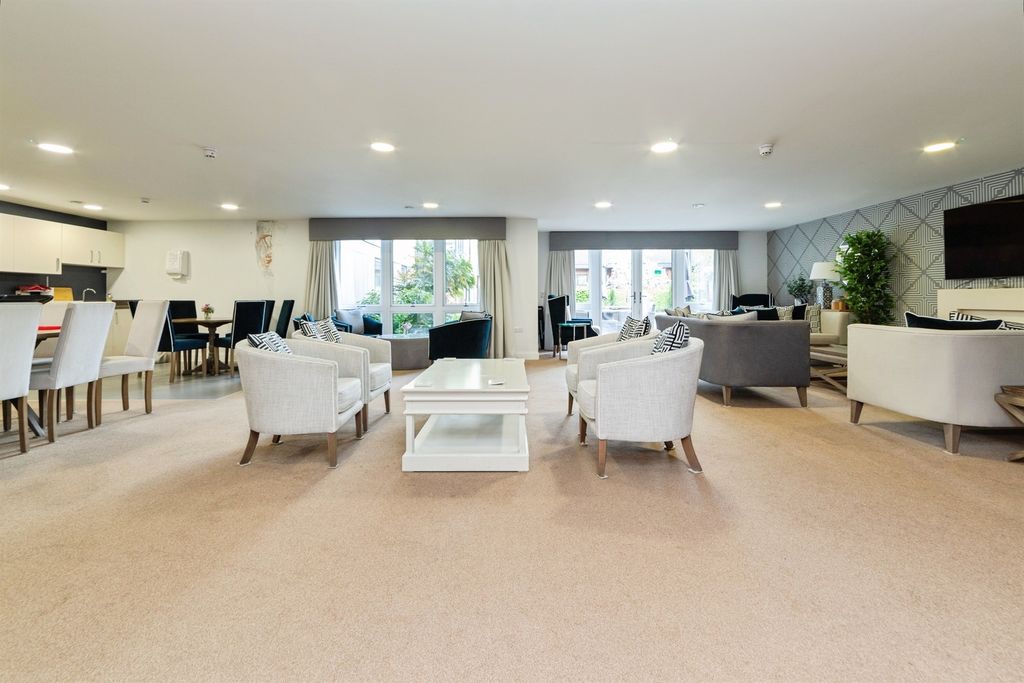 Additional image 14 of 2 bed flat for salePegs Lane, Hertford SG13