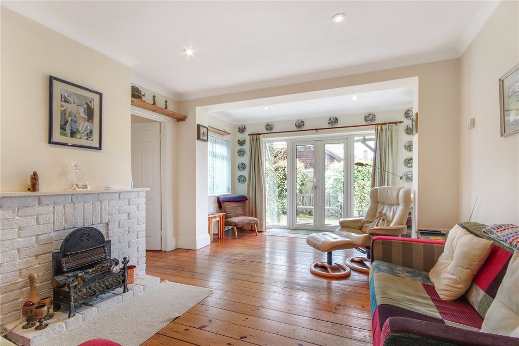 Property photo 3 of 13 Sitting Room