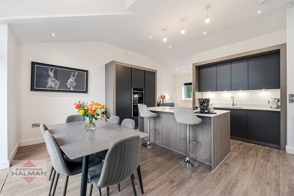 Property photo 3 of 34 Kitchen Diner