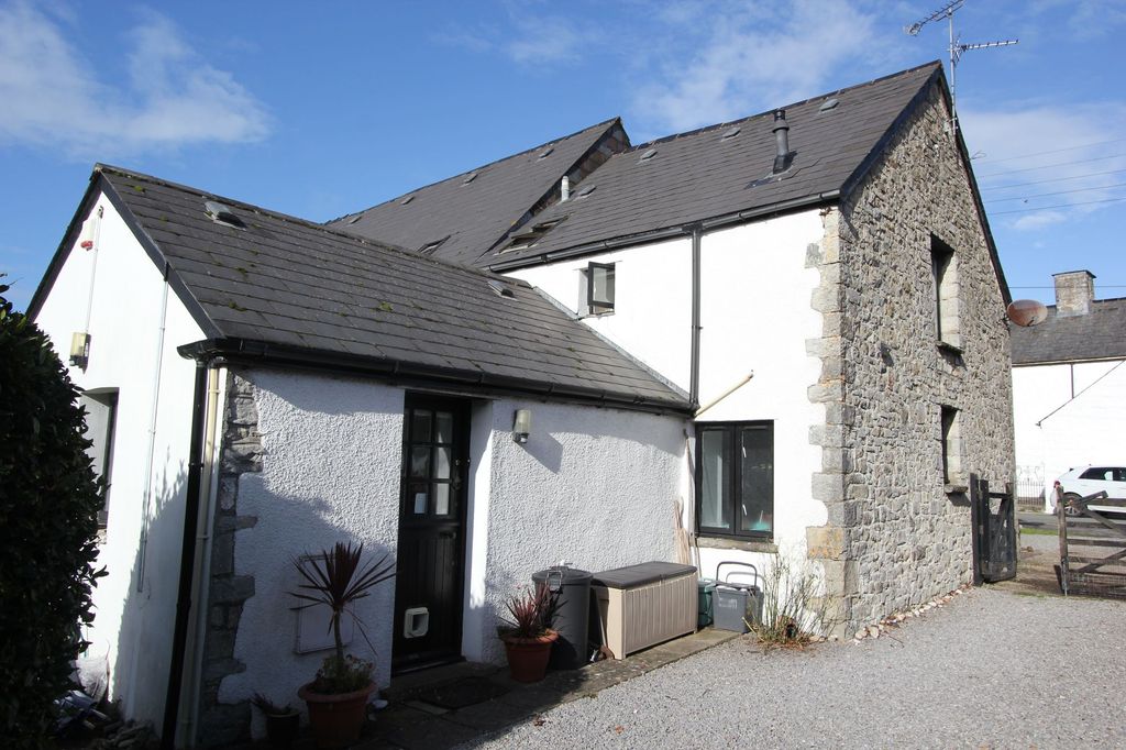 Property photo 2 of 44