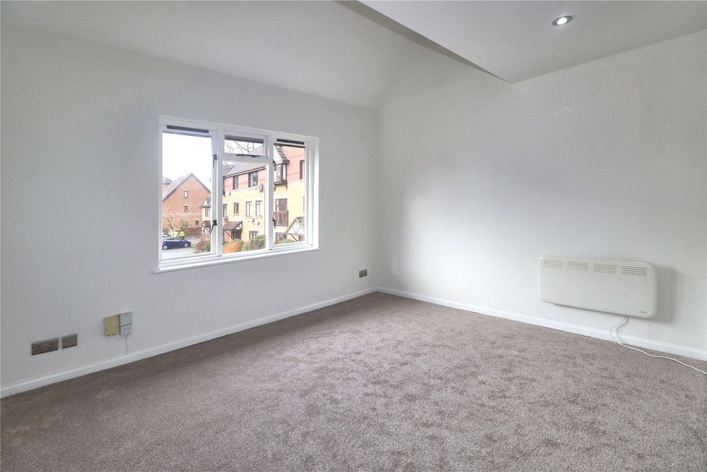 Property photo 3 of 7 Picture No. 02