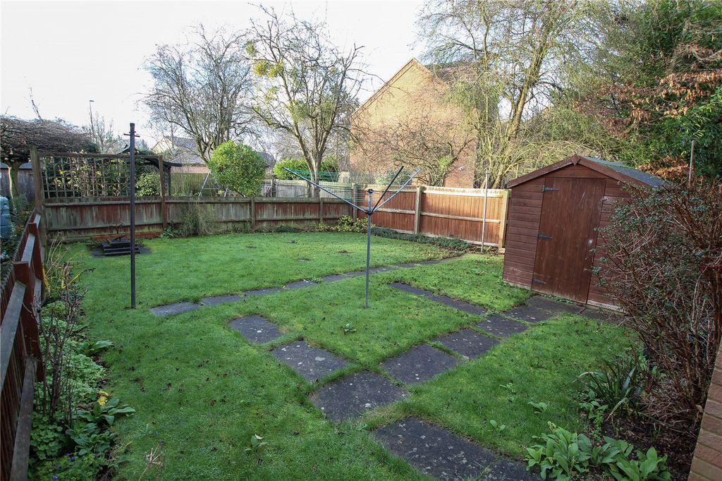 Property photo 2 of 17 Garden.