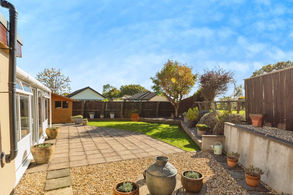 Property photo 3 of 17 Photo