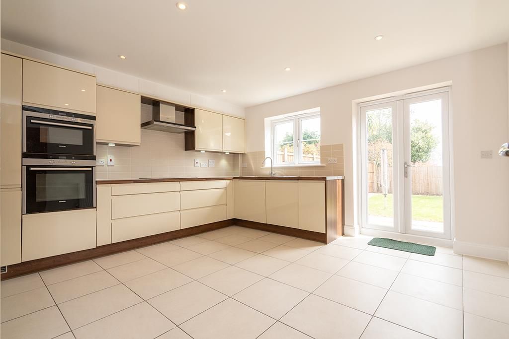 Property photo 2 of 17 Kitchen.Jpg