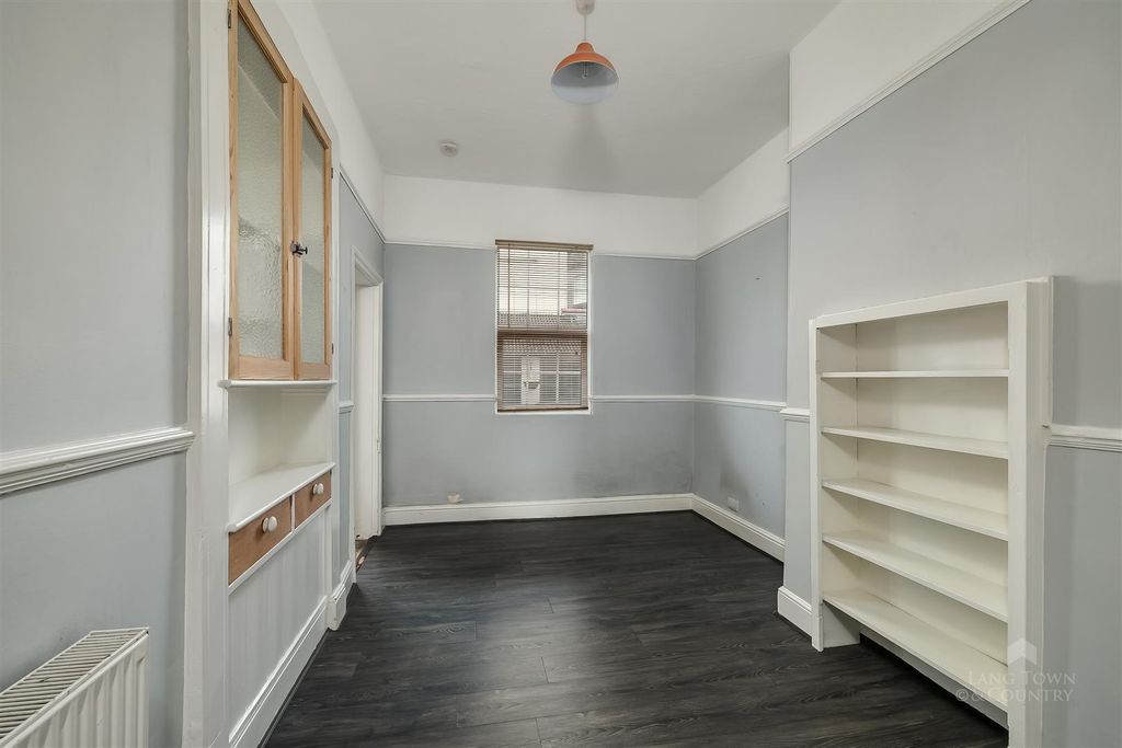 Property photo 3 of 11 0016.Jpg