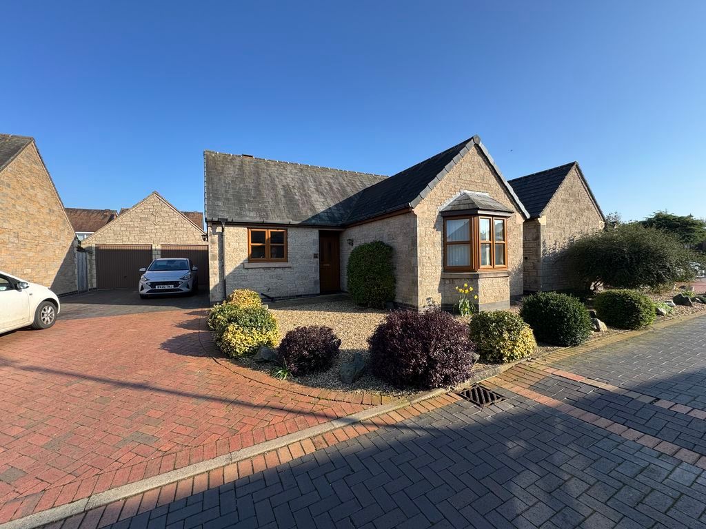 Property photo 1 of 8 Photo 7