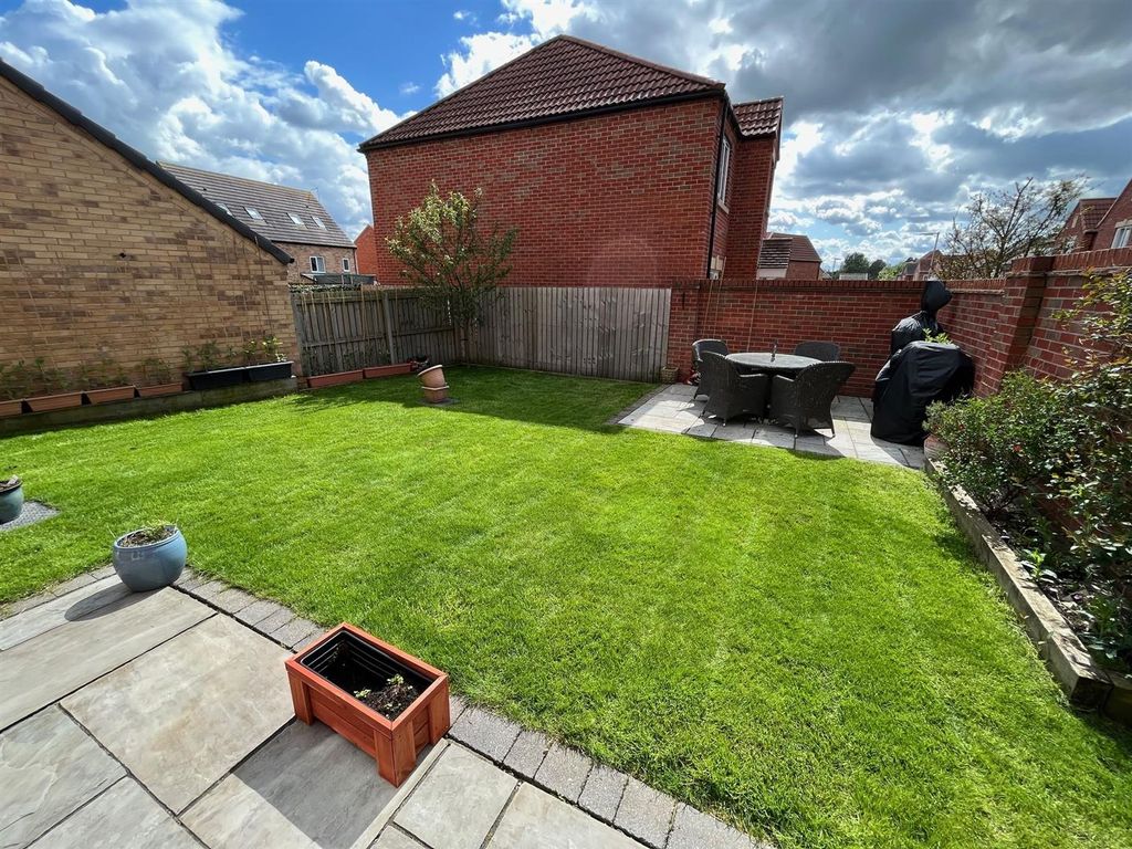 Property photo 2 of 13 Garden1.Jpg