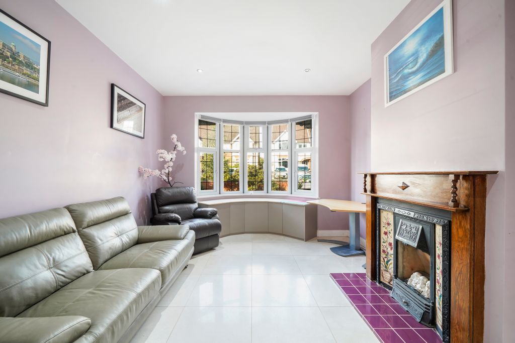 Property photo 2 of 37