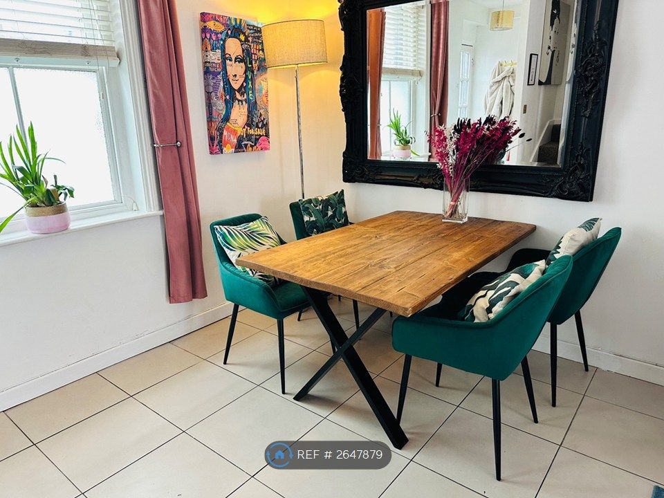 Property photo 3 of 24