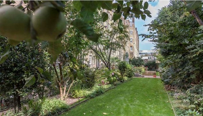 Property photo 2 of 9 Communal Gardens