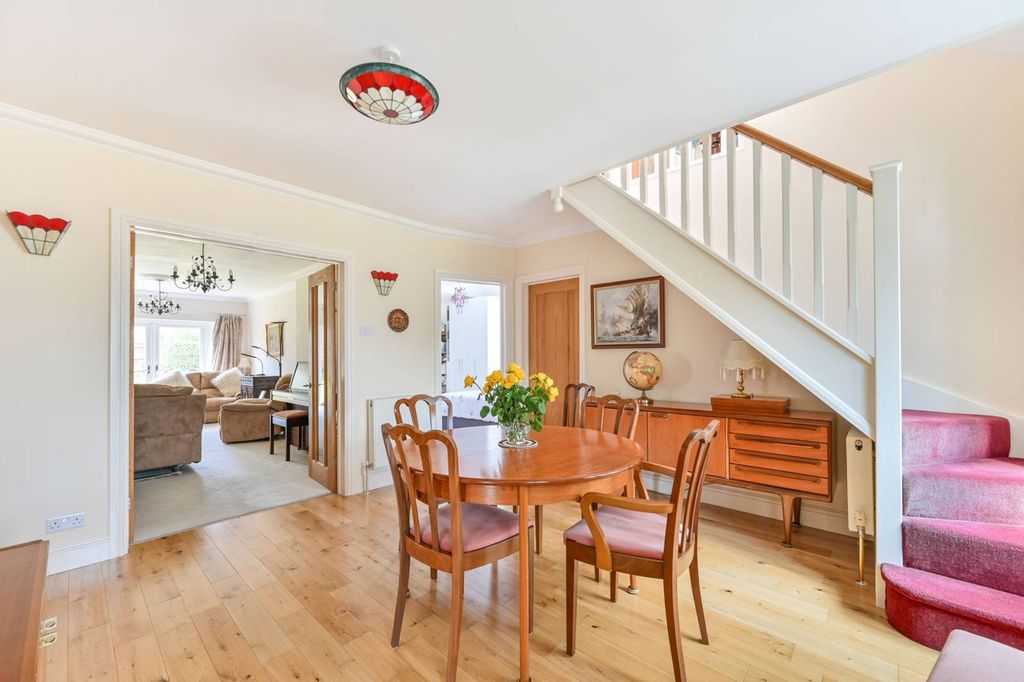 Property photo 3 of 26