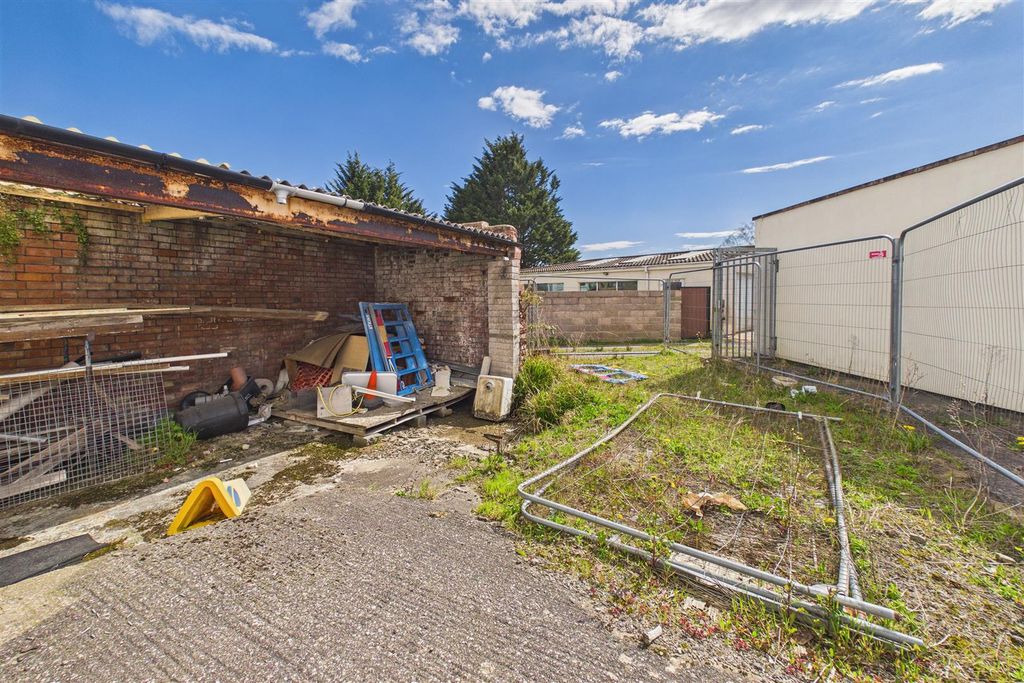 Additional image 10 of 4 bed flat for saleHighridge Road, Bishopsworth, Bristol BS13