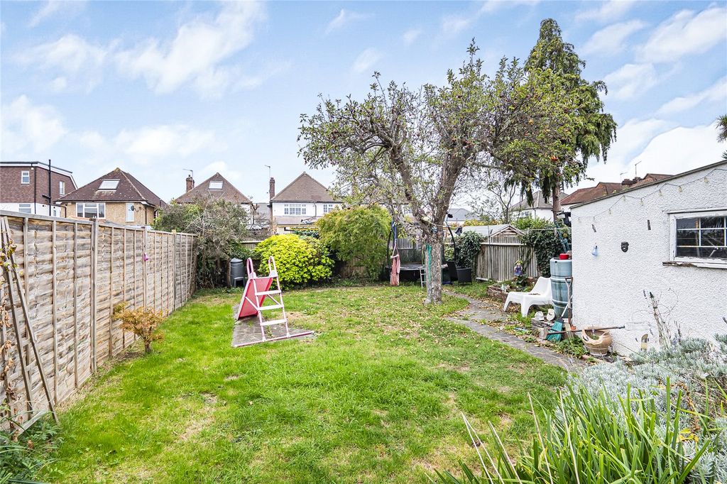 Property photo 2 of 11 Garden